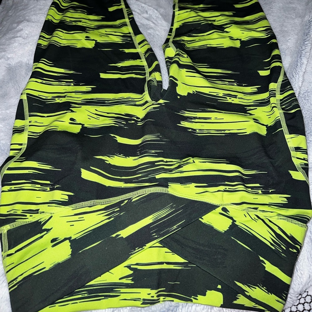 Alphalete crossover leggings